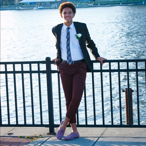 Meet your Posher, Alek - Picture 1 of 1